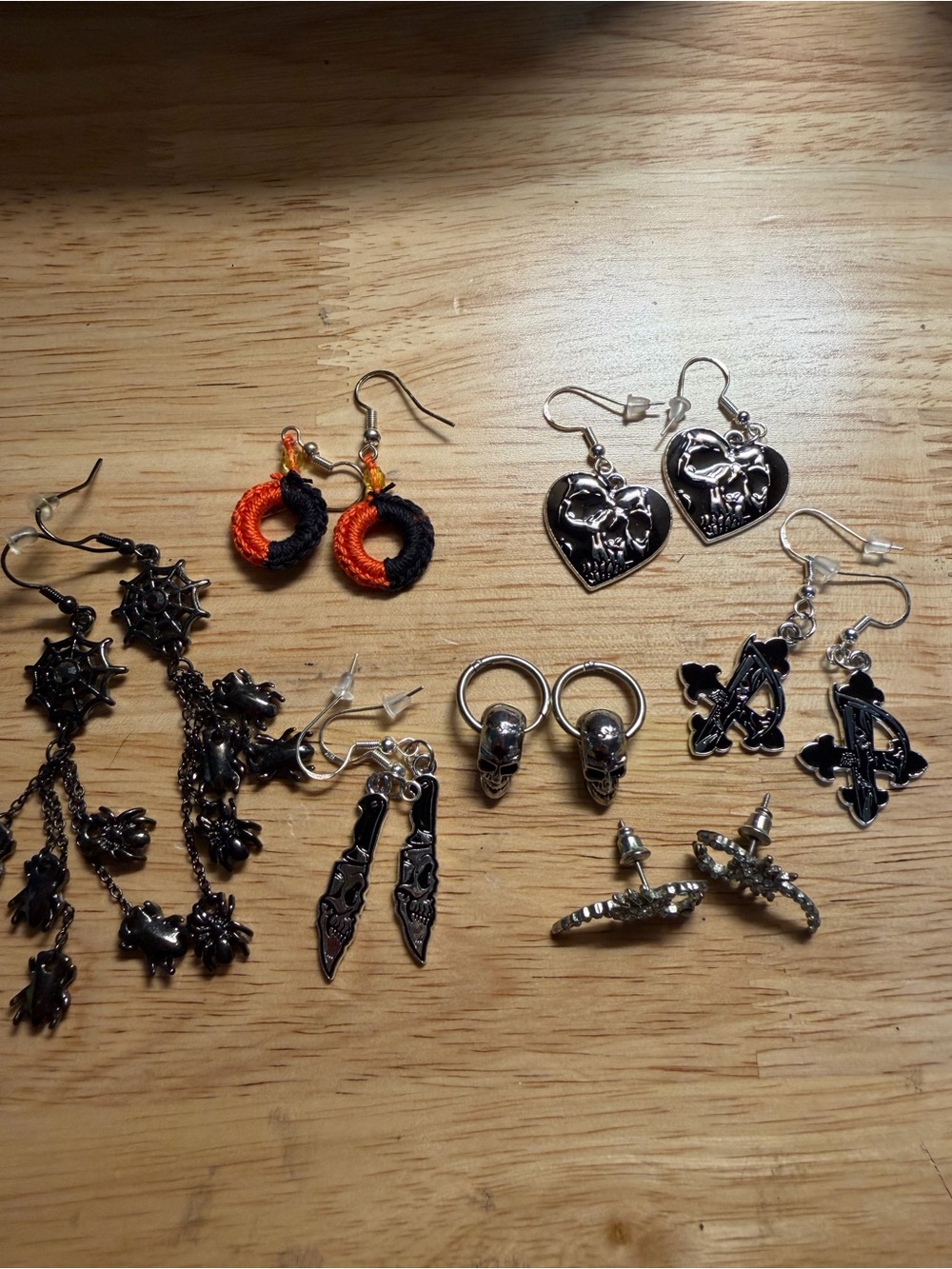 Earring Bundle ~ Skull 7 pairs